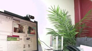 Vanessa Sensual Gets Her Twat Nailed Live Inside A Chat Room