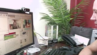 Vanessa Sensual Gets Her Twat Nailed Live Inside A Chat Room
