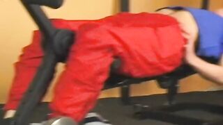 nude into gym, her bald snatch looks so tasty