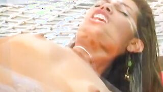 Sara Lemos is a babe blonde liking anal sex outdoor