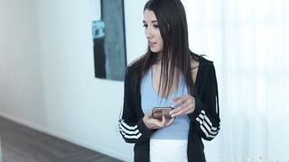 Dad Pretends To Be Daughter's Online boyfriend- Maya Woulfe