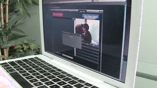 Victoria Lawson Gets Her Cunt Screwed Live Into A Chat Room