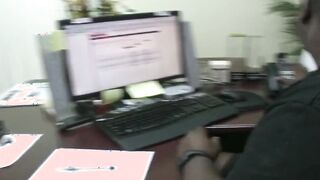 Victoria Lawson Gets Her Cunt Screwed Live Into A Chat Room