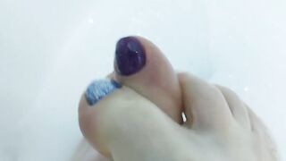 Super Sexy foot of Girlfriend Lara into restroom