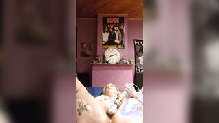 Goddess cougar offer her a nuru strokes and play with vibrator