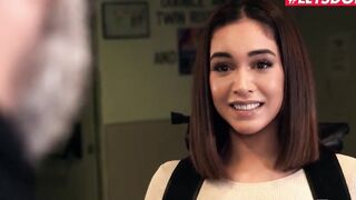 TURNED ON HOSTEL - #Ginebra Bellucci & Jesus Reyes - THAT'S WHAT MOMMY