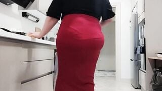 my crazy hot arab stepmom, she shows me her voluptuous bbw body