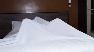 THE EROTIC mom MASTURBATES AND IS SURPRISED BY GODDESS YOUNG LARGE