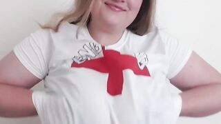 Sara Willis can Seduce you on Web Cam with her Gigantic Bouncing Jugs