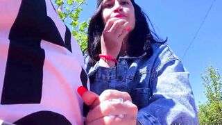 Head challenge inside outdoor to a stranger, the bro thought it was prank