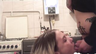 Tattooed Blonde Beauty offer an Irresistible Hottie Oral Sex