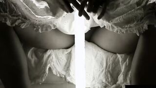 Beauty naked dark hair fingerbangs herself to an insane orgasm