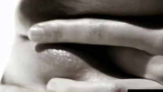 Beauty naked dark hair fingerbangs herself to an insane orgasm