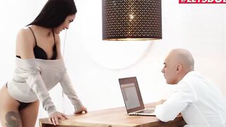 WHITE BOXXX - teenie Yo Capri Lmonde Is Leaking And Ready