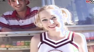 Blonde 19 yo pounded! into a car until the jizzed into her face