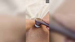 Wifey please herself while hubby is at work, anal ending