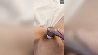 Wifey please herself while hubby is at work, anal ending