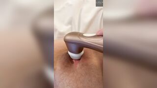 Wifey please herself while hubby is at work, anal ending