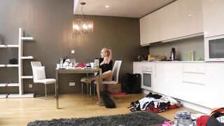 Intagram Camgirl goes Live on Insta Long Jugs Amazingly Hot Blonde mom twat oops hooters and upskirt performance