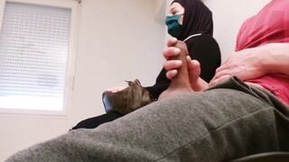 Compil Shameless pervert pulls out his long juicy dick into outside, under the gaze of these Girl !!
