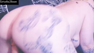 My huge booty bounces on top of a dick