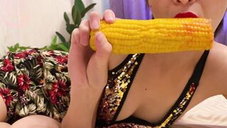 Food butt to mouth, mukbang, food porn