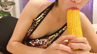 Food butt to mouth, mukbang, food porn