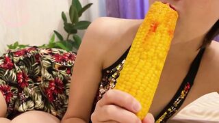 Food butt to mouth, mukbang, food porn