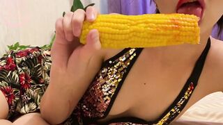 Food butt to mouth, mukbang, food porn