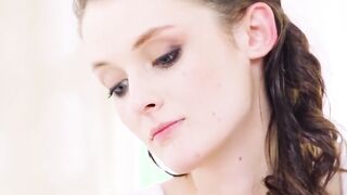 LETSDOEIT - Bombshell Masseuse Ela Nek Offers Client Her Wet