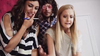 PORNDOEPEDIA - Julia Roca Has The Good Guide For Crazy Sexy Beauty 3 Way - VIPSEXVAULT