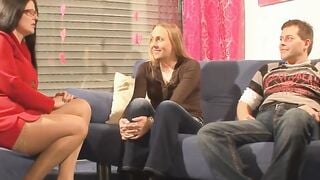 Valerie and the kinky babe blowjob lessons!