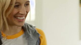 Gorgeous dykes have sensual kissing session before they cum