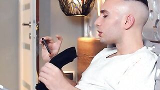 Stepsons Sticky Socks - S17:E6