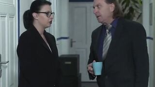 Die Gerichtsvollzieherin (Full Sex Video)