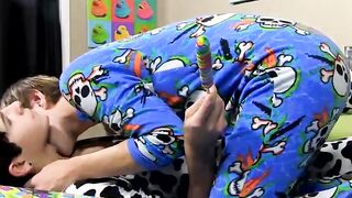 Bareback sleepover with twinks Colby Klein and Jacob Grant