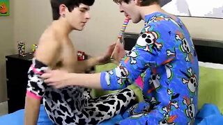 Bareback sleepover with twinks Colby Klein and Jacob Grant