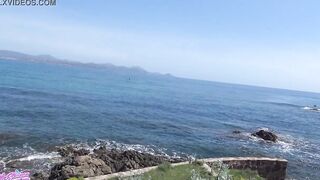 I make myself cum into outside at the beach
