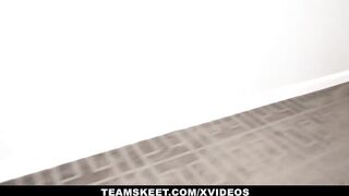 Blonde Teenagers Braylin Bailey Wants To Join The Industry