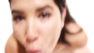 Voluptuous Lady Dee fucks white friend inside Bangkok just for fun