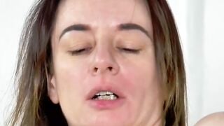 Sexuelle Abenteuer geiler deutscher Frauen - Episode 3