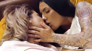 Lesbea Vanessa Decker lesbo Face sitting orgasm with Latina on scene night
