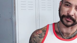 Tattooed hunk barefucked his pervy stepson after deepthroat