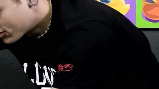 Sexy horny twink Jason Valencia loves hosting a live show
