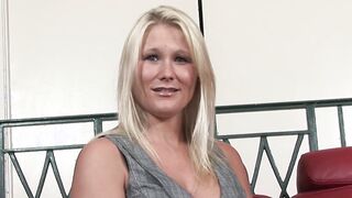Blonde thot fucking wild during the american amateur casting