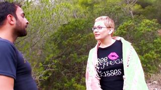 Natural inked thot with short hair and glasses fucking outside
