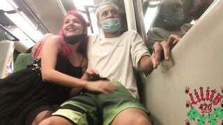 teens does bj into gifted inside outdoors on the train/adolecente faz boquete em dotado em publico no metro. Completo no VídeoRed