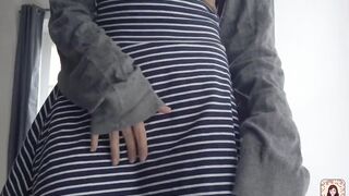 UPSKIRT SNATCH NO LINGERIE INTO OUTDOOR