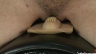 Squrting solo blonde fucking machines