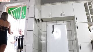 Quando a gata tá querendo foder! não tem jeito basta vc pedir uma água que ela te mostra o cardápio completo
